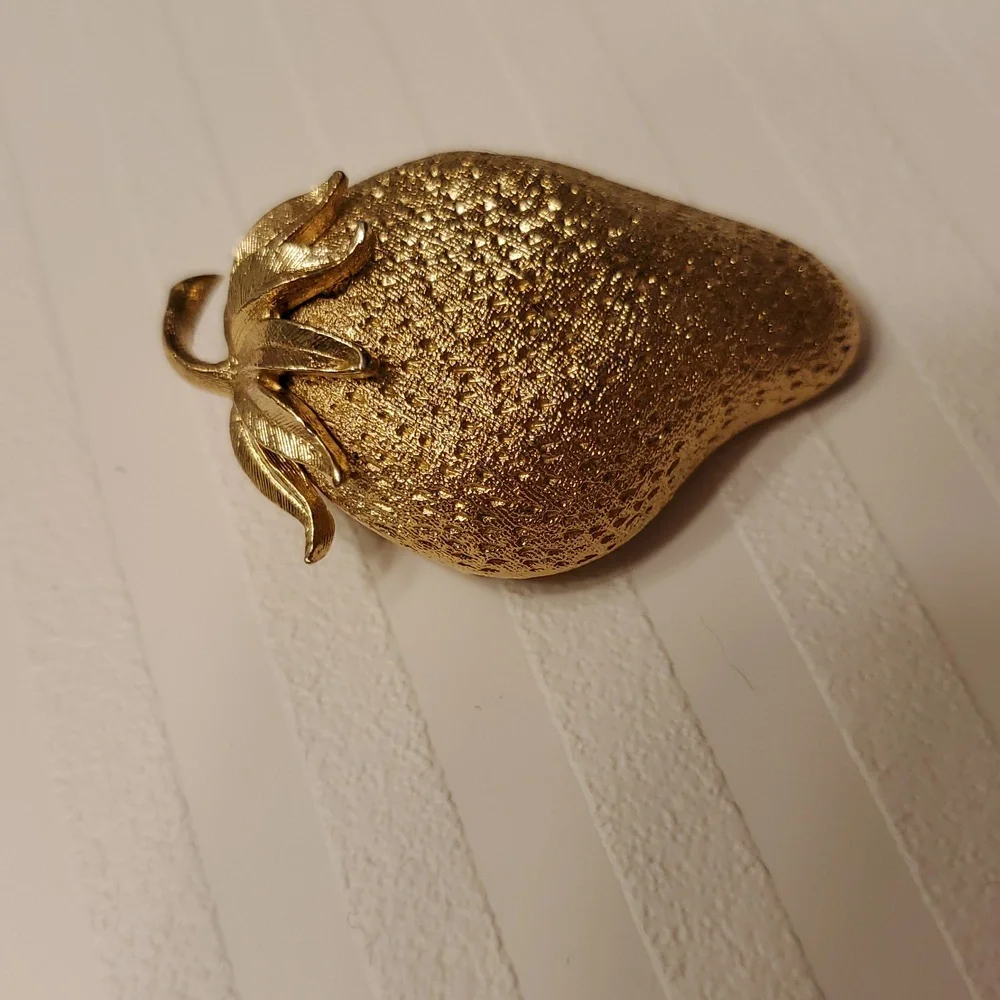 Vintage Monet signed stamped STRAWBERRY BROOCH PIN